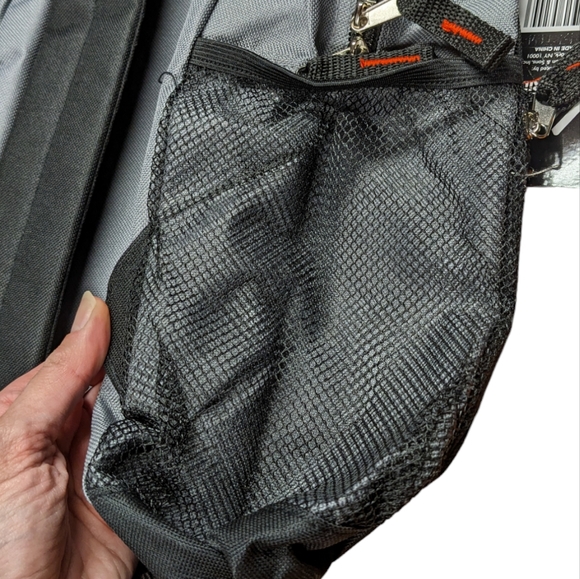 Summit Ridge NWT Red Black & Gray Unisex Backpack - Picture 2 of 13